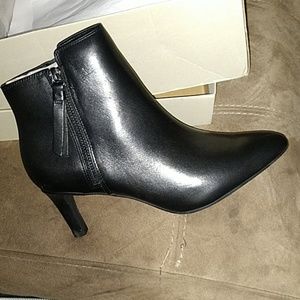 calla blossom bootie